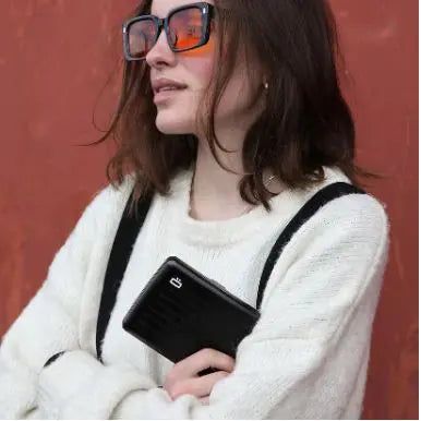 ÖGON DESIGN - Grand Porte Cartes - Smart Case V2 - Noir - sportium store