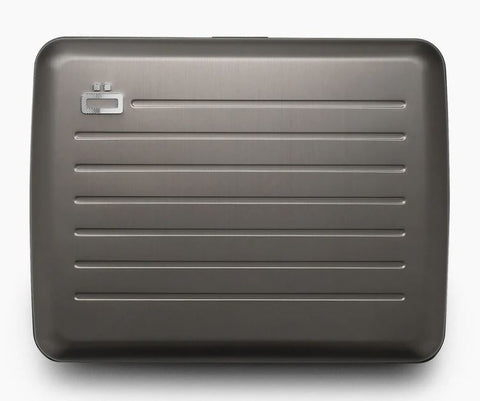 Achetez ÖGON DESIGN Porte Cartes Smart Case V2 Titanium au meilleur prix sur sportium.fr.  Disponible en livraison ou en retrait au magasin.