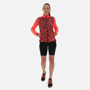 Achetez  veste coupe-vent running femme macron trudy au meilleur prix sur sportium.fr. Disponible en livraison ou en retrait au magasin.